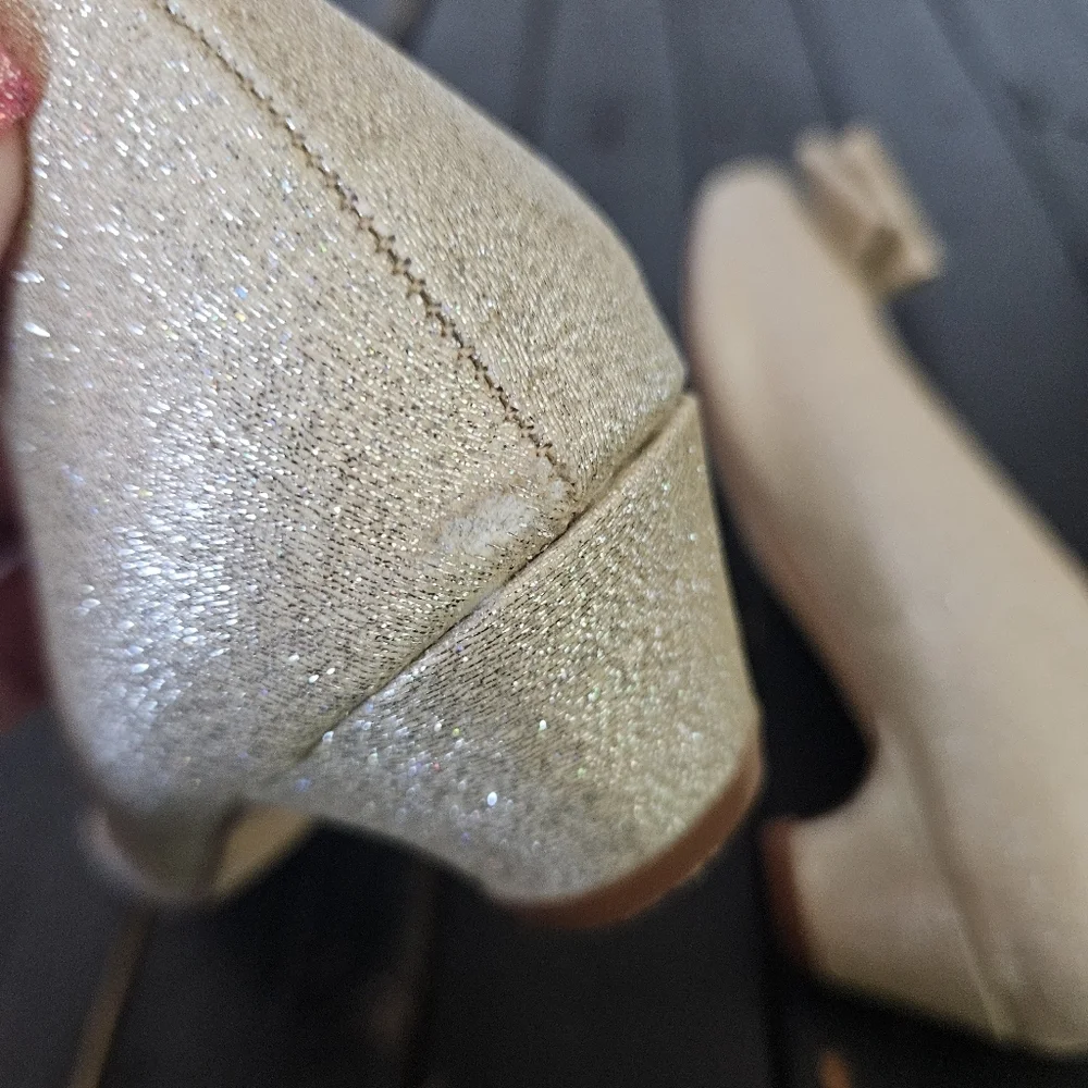 Joyfolie Girls 1 Gold Glitter Kitten Heels with Bow Valeria Dressy Girly Fancy